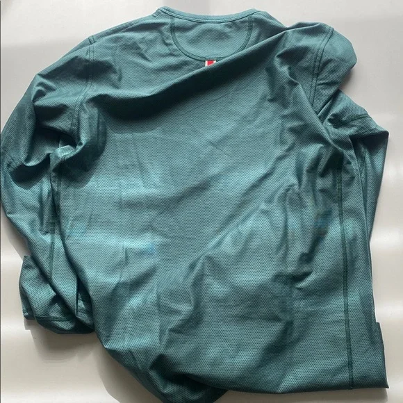 Tracksmith Van Cortlandt Long Sleeve Mens size Small - Picture 4 of 4